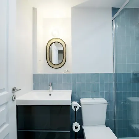 Relax In A Contemporary Designer * Parigi