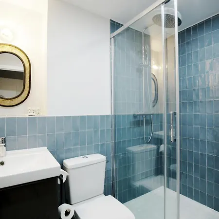 Relax In A Contemporary Designer Appartamento Parigi